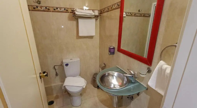 Номер Standard Queens Leriotis Hotel