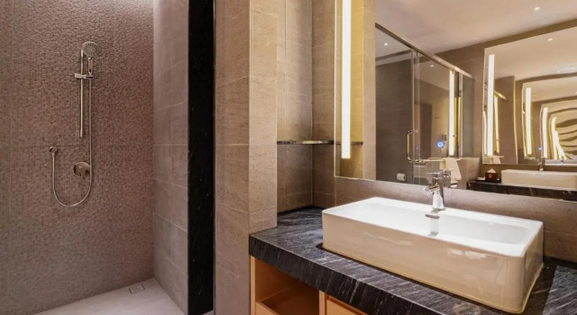 Трёхместный номер Deluxe M World Hotel