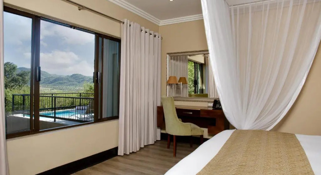 Люкс Executive Shepherd's Tree Game Lodge