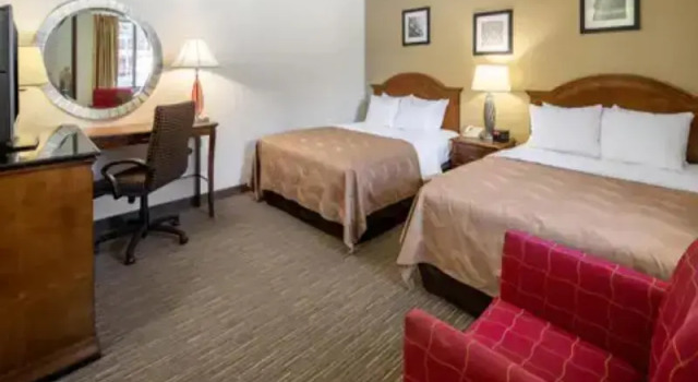 Четырёхместный номер Standard Quality Inn Keystone near Mount Rushmore