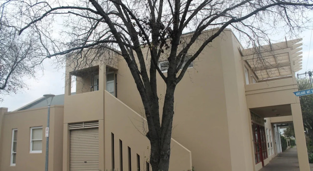 Adelaide DressCircle Apartments - Specialty Accommodation
