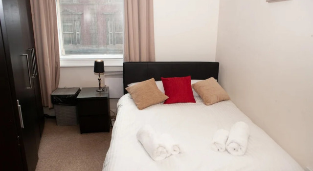 Modern 1 Bedroom in the Heart of Bristol, Забронировать Отель Отели Бристоля 3 звезды, рядом с We The Curious, 3*
