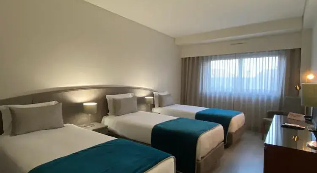 Трёхместный номер Standard с балконом Apulia Praia Hotel