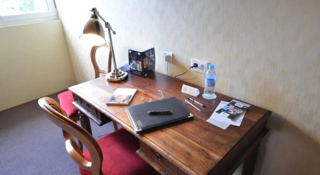 Одноместный номер Comfort Hôtel Bomotel