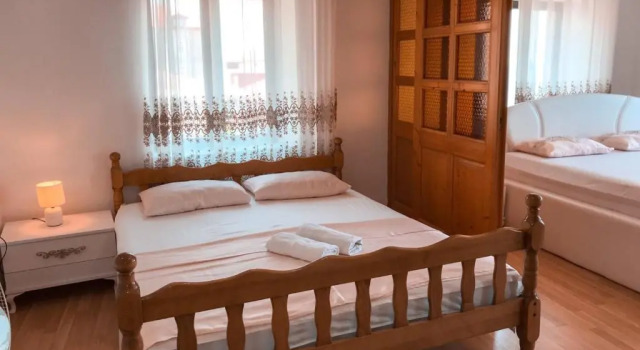 Guest house Naser, Забронировать Гостевой дом Отели Улцинь с парковкой, рядом с Старый город Улцинь, Парковка