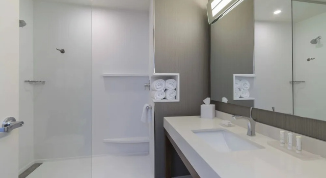 Двухместный номер Standard Courtyard by Marriott South Bend Downtown