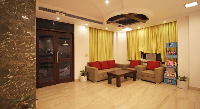 OYO Flagship 525 MG Road Metro Station