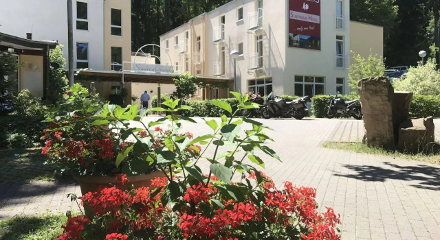 Schroeders Stadtwaldhotel, Забронировать Отель Отели Трира 3 звезды, рядом с Thermen am Viehmarkt, 3*