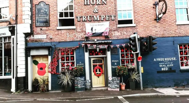 horn and trumpet, Забронировать Гостевой дом Беудли Вустершир