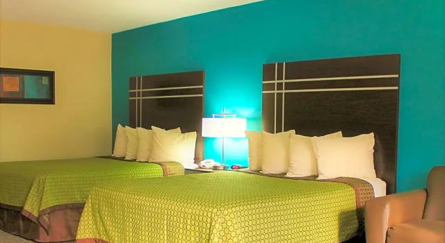 Четырёхместный номер Economy Best Western Inn Of Nacogdoches
