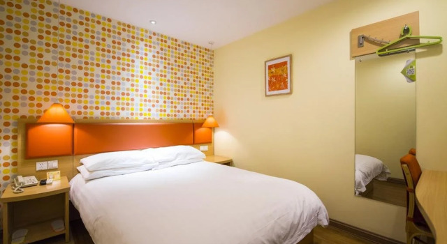 Home Inn Urumqi Hualing Road, Rezerwuj Hotel Urumqi Xinjiang