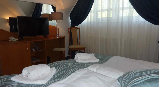 Zsanett Hotel