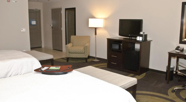 Четырёхместный номер Standard Hampton Inn Maumelle AR