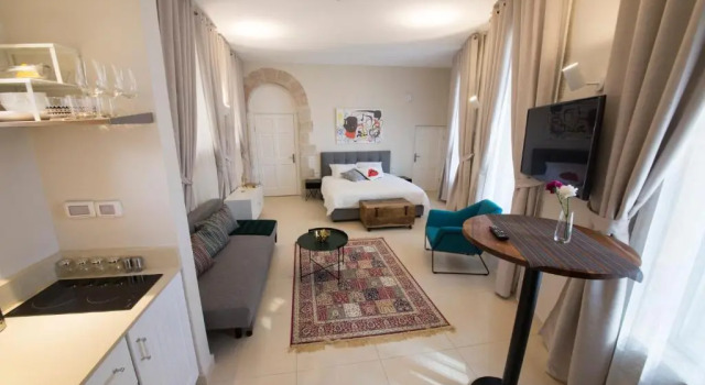 Студия Mamilla Design Apartments