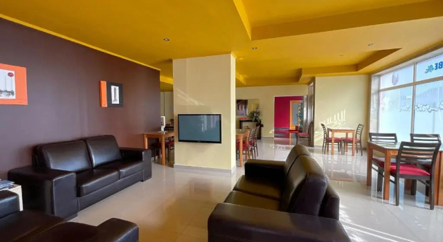 Hebe, Rezervovat Hotel Hotely v Oeste s parkováním, Parkování