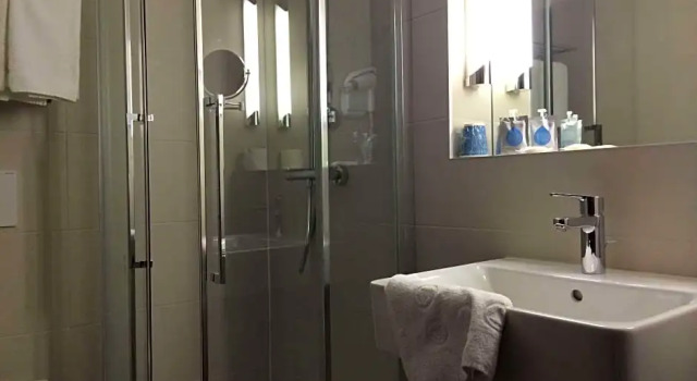 Четырёхместный номер Standard Kyriad Argenteuil