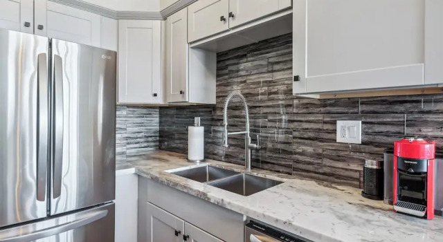 Апартаменты с 2 комнатами Mountain-view Deck: Stylish Virginia City Apt!