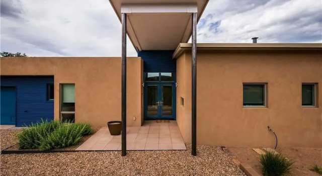 Butterfly House - Spectacular Modern Design and Mountain Views