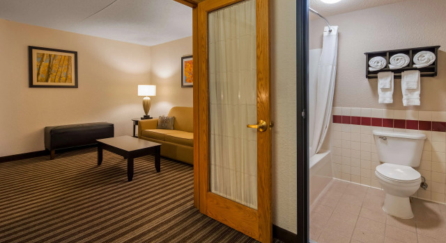 Двухместный люкс с 2 комнатами Best Western Plus Newark/Christiana Inn