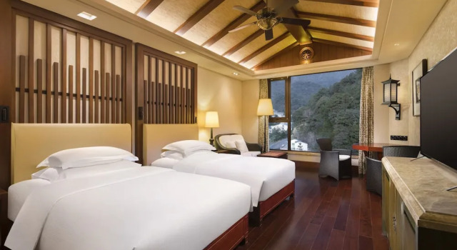 Двухместный номер Executive с балконом Hilton Sanqingshan Resort