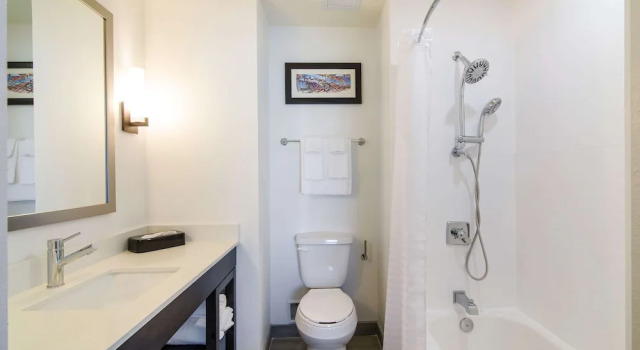 Двухместный люкс с балконом Comfort Inn & Suites Gulf Shores East Beach near Gulf State Park