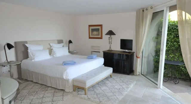 Maison dhôtes Les 3 Iles, Забронировать Отель Отели Ла-Круа-Вальме с парковкой, рядом с Plage du Vergeron, Парковка