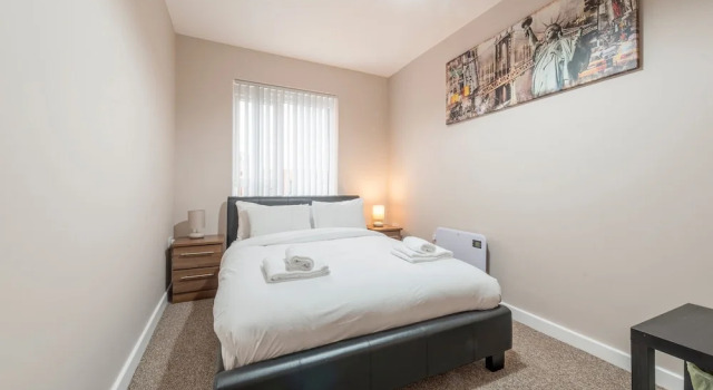 3 Bedroom Apartment Near City Centre With Parking