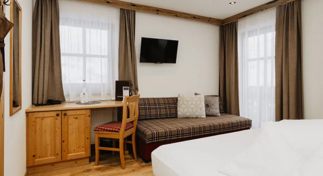 Двухместный номер Comfort с балконом и с видом на горы Hotel Dorfer