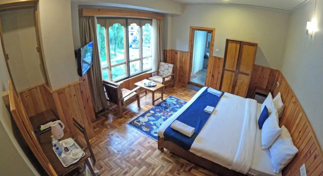 Camera Deluxe Khamsum Inn