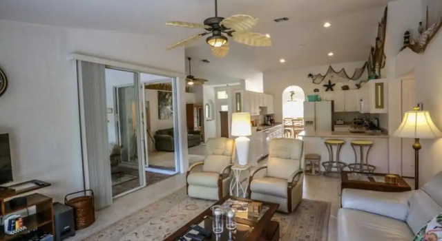 9817 Tonya Ct, Забронировать Отель Бонита-Спрингс Southwest Florida, рядом с Поле для гольфа Бонита Фэйрвейс