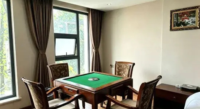 Люкс Nanchong Jiangnan Hotel (Wangfujing Shopping Center)