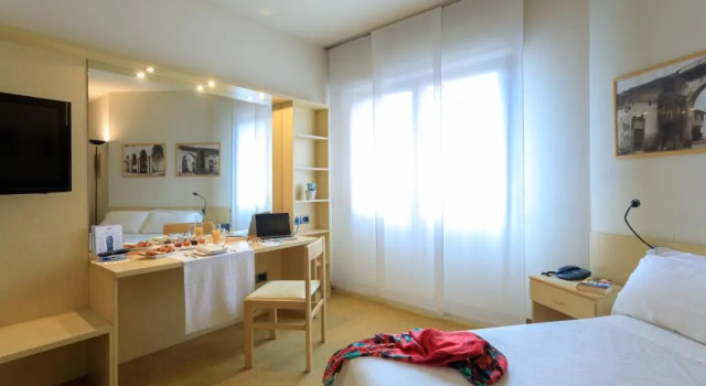 Полулюкс Brianteo Hotel Residence and Restaurant