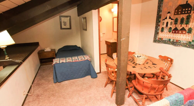 Discovery 4 #128 3 Bedrooms 2.5 Bathrooms Condo