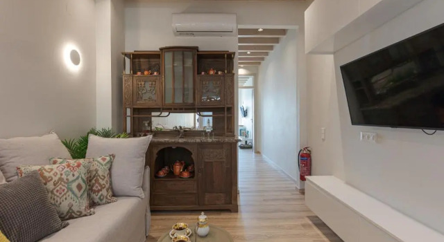 V77 Seafront Suites