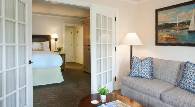 Люкс с частичным видом White Elephant Hotel
