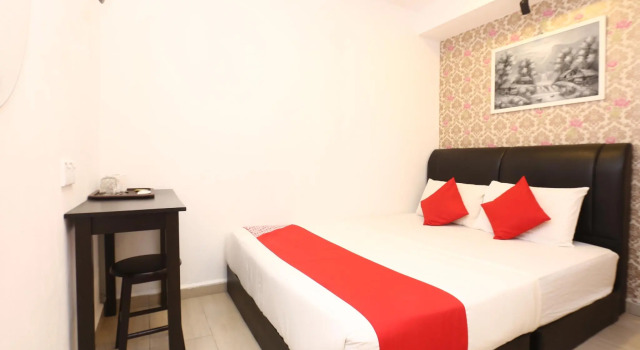 Номер Standard OYO 718 MR J Hotel Wakaf Che Yeh 1