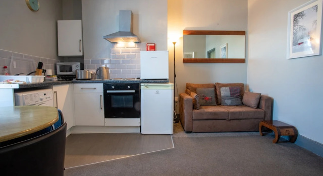 Студия Economy Old Barrington Arms Apartments