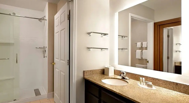 Четырёхместный люкс с 2 комнатами Residence Inn by Marriott Chicago / Bloomingdale