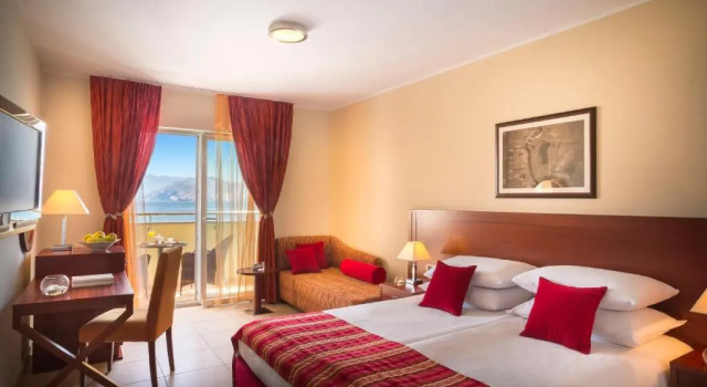 Трёхместный номер Superior с балконом и с видом на море Valamar Villa Adria