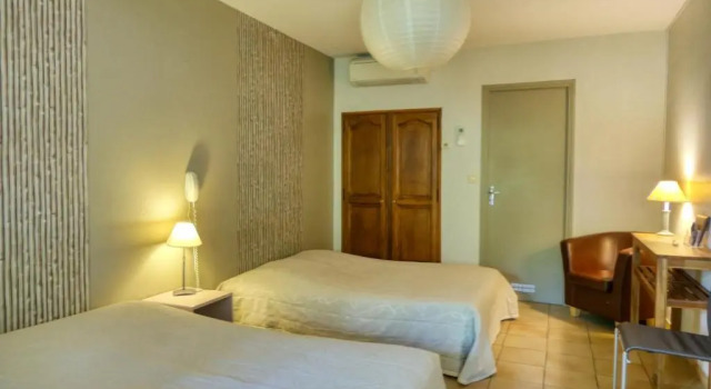 Четырёхместный номер Standard Au Saint Roch - Hôtel et Jardin