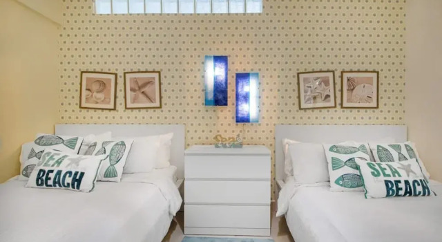 Beachfront Condo Costa del Sol Sleeps 6, Забронировать Апартаменты/квартира Отели Сан-Педро-де-Макорис с парковкой, Парковка