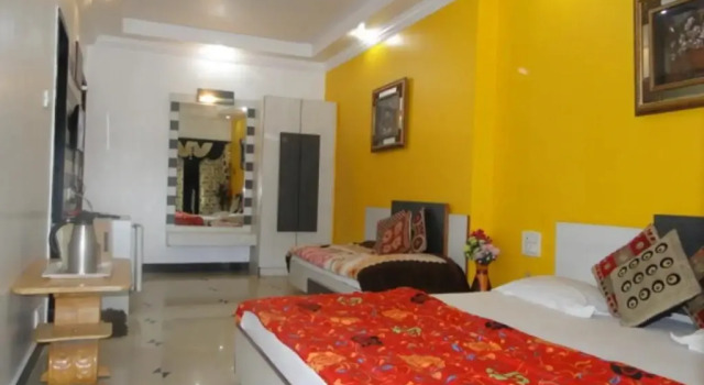 Hotel Parash New