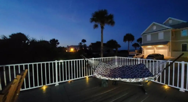 Коттедж Atlantic Shores Getaway steps from Jax Beach Private House Pet Friendly Near to the Mayo Clinic - UNF - TPC Sawgrass - Convention Center - Shopping Malls - Under 3 Hours from DISNEY