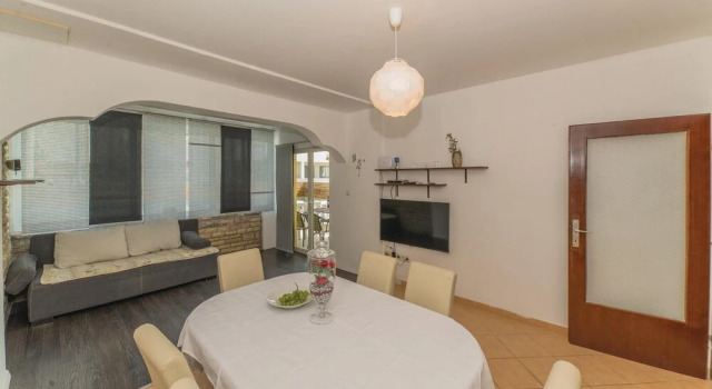 Amazing Home in Biograd With Wifi and 2 Bedrooms, Забронировать Отель Отели Биоград-на-Мору с бассейном, рядом с Частный Пляж «Кемп Сенди», Бассейн