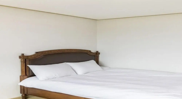 Seogwipo Toto Pension (Near Soesokkak, Outdoor Terrace)(서귀포 토토펜션 (쇠소깍인근,야외테라스)), Забронировать Отель Отели Согвипхо с парковкой, Парковка