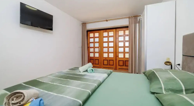 Apartman Mistral 2, Забронировать Апартаменты/квартира Отели Приморско-Горанской жупания с парковкой, Парковка