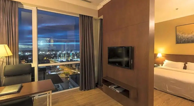 Люкс Deluxe Swiss Hotel Apartment