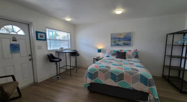 Студия Standard Sun Island Motel