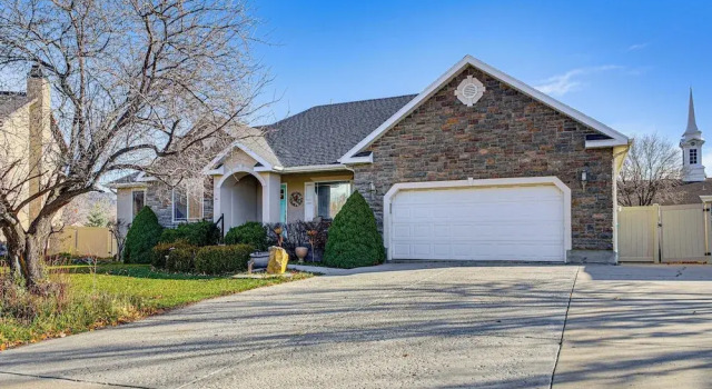 Коттедж 3,500-sq-ft Holiday Gem w/ Game Room in Heber City