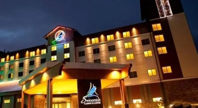 Кровать в общем номере Swinomish Casino & Lodge